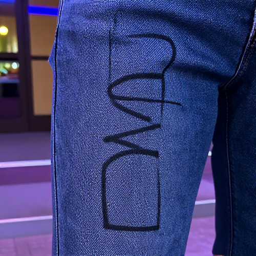 Técnicas e Ideias Criativas para Personalizar Jeans com Gravação Especializada