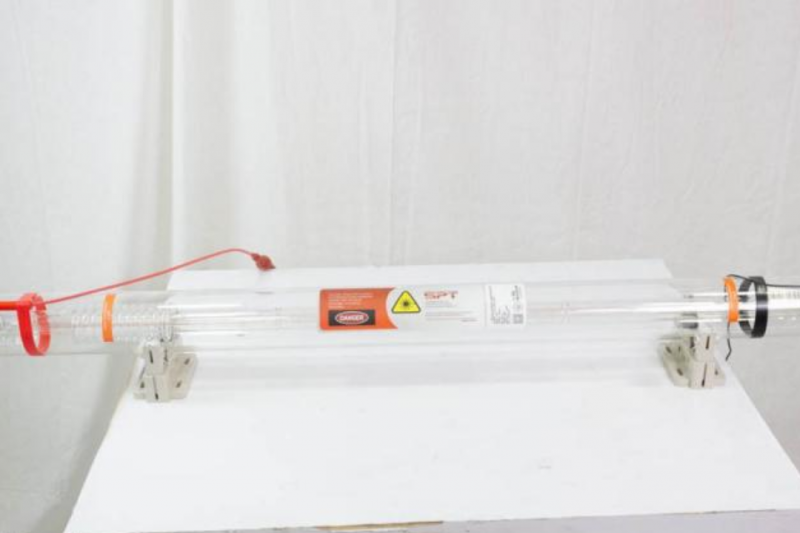 As Vantagens e Aplicações do Tubo Laser CO2 na Indústria e Artesanato