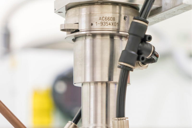 Eixo rotativo laser transforma a precisão em cortes e gravações de alta qualidade